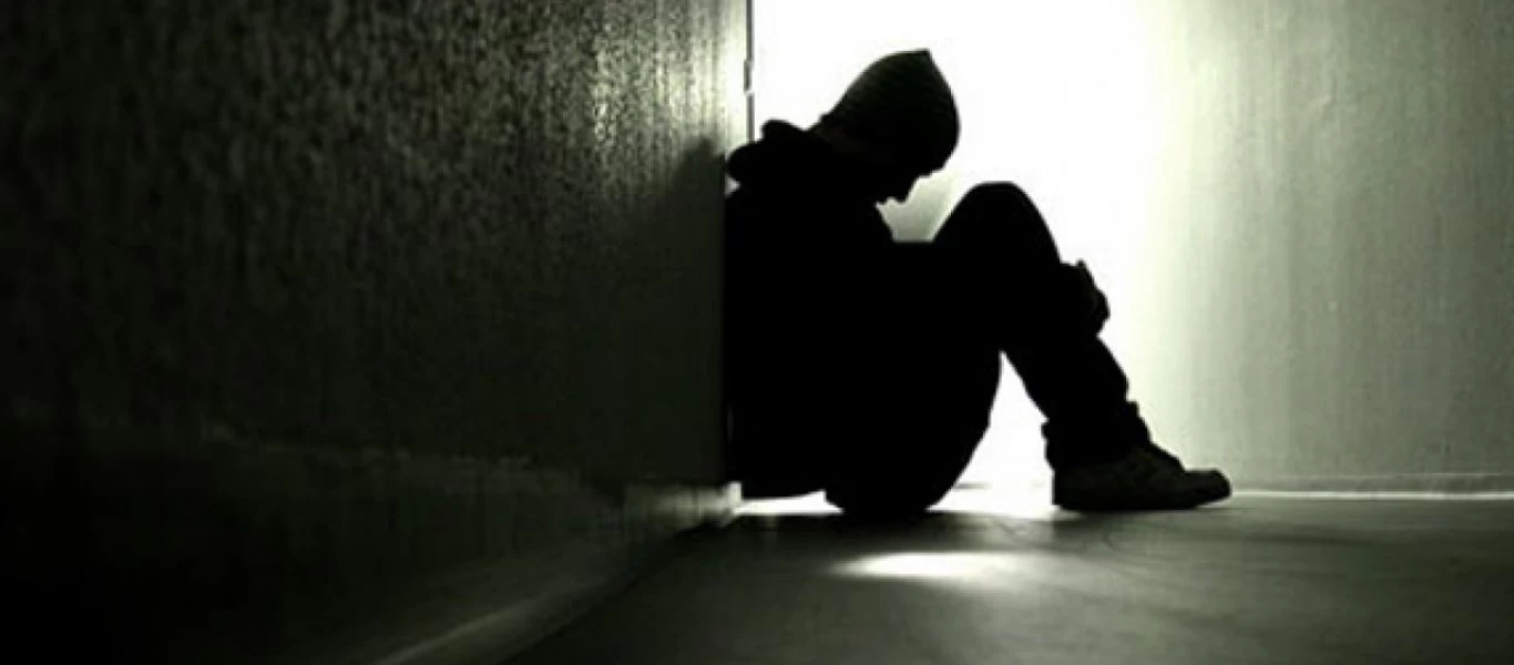 Στα όρια οι Έλληνες λόγω καραντίνας & οικονομικού Αρμαγεδών: Διπλασιάστηκαν οι κλήσεις για αυτοκτονία τον τελευταίο μήνα